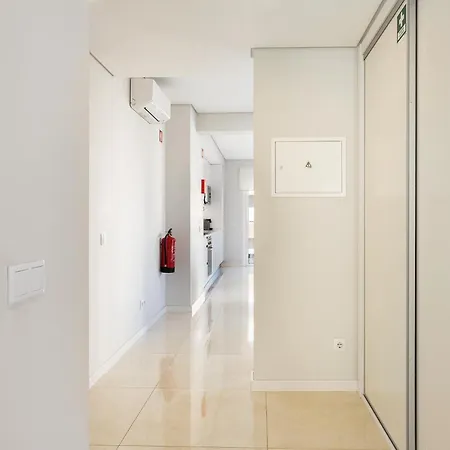 Bright 2br In Da Rocha - 5 Minutes To Lägenhet *